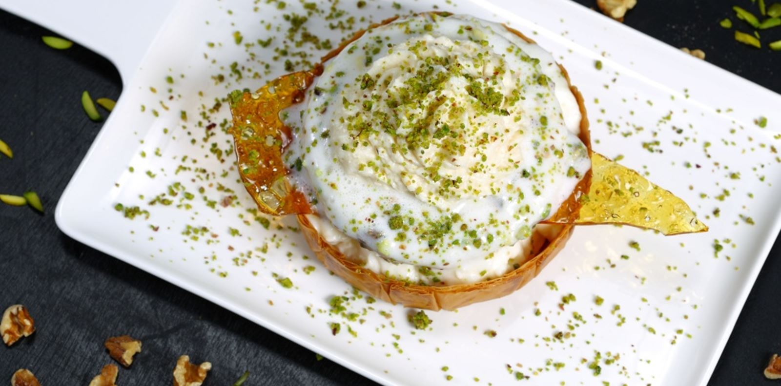 Отдайте се на сладостта с този арабски десерт