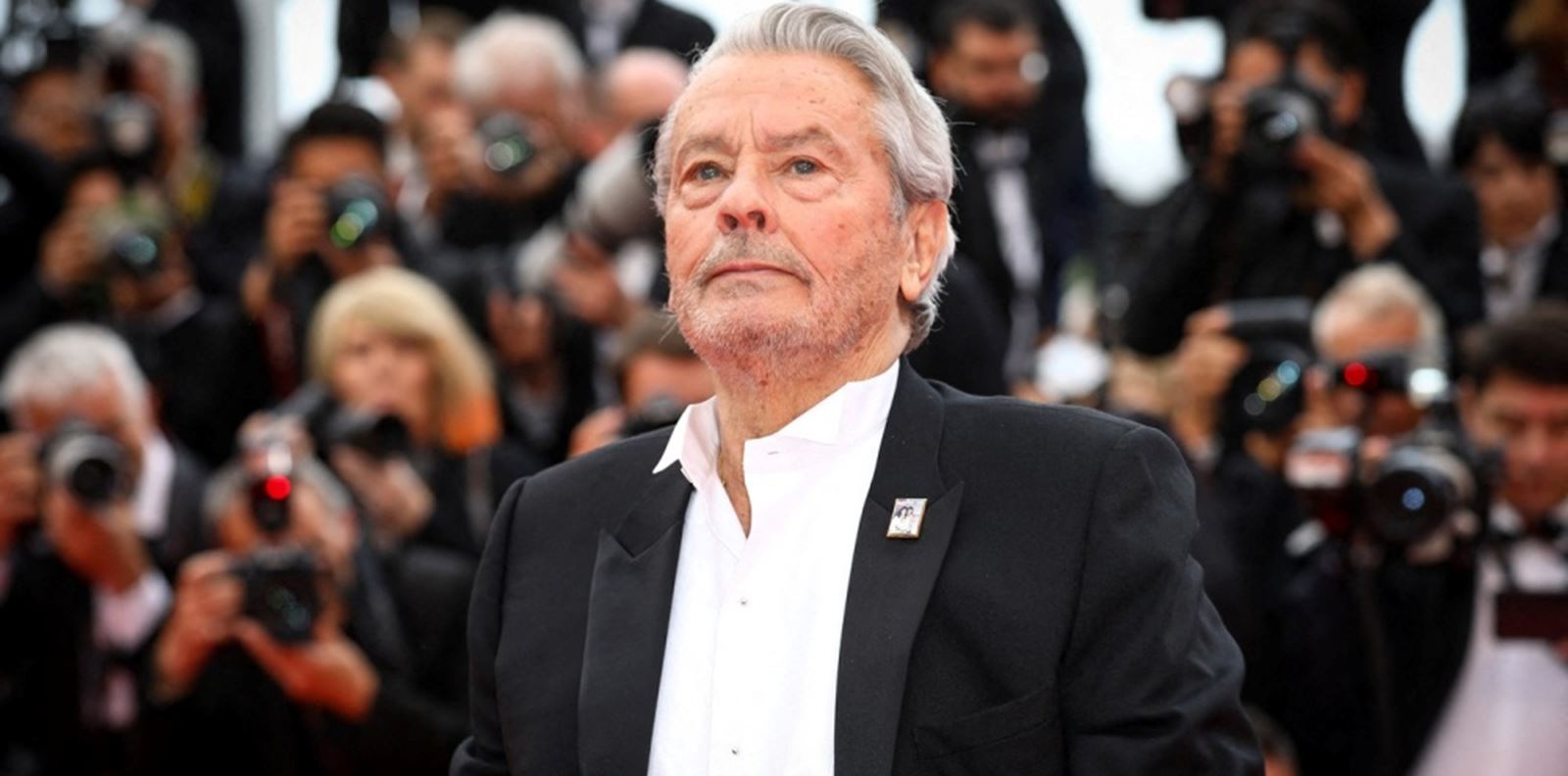 Децата на Ален Делон няма да изпълнят последната му воля