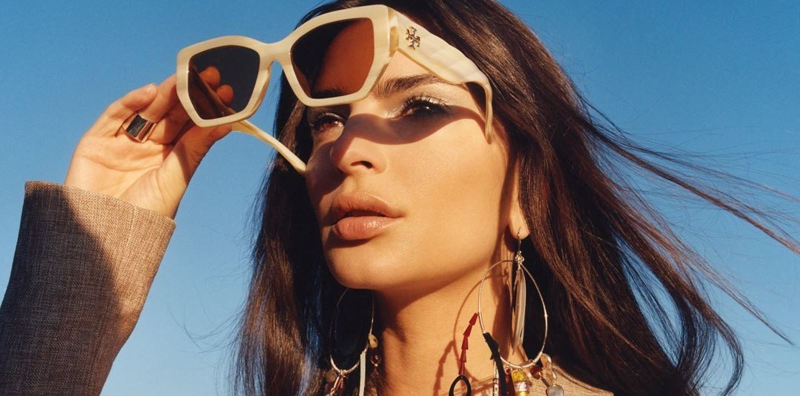 Емили Райтаковски официално показа мъжа до себе си