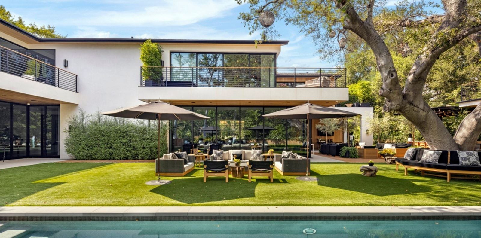 Софи Търнър и Джо Джонас продават дома си в Ел Ей