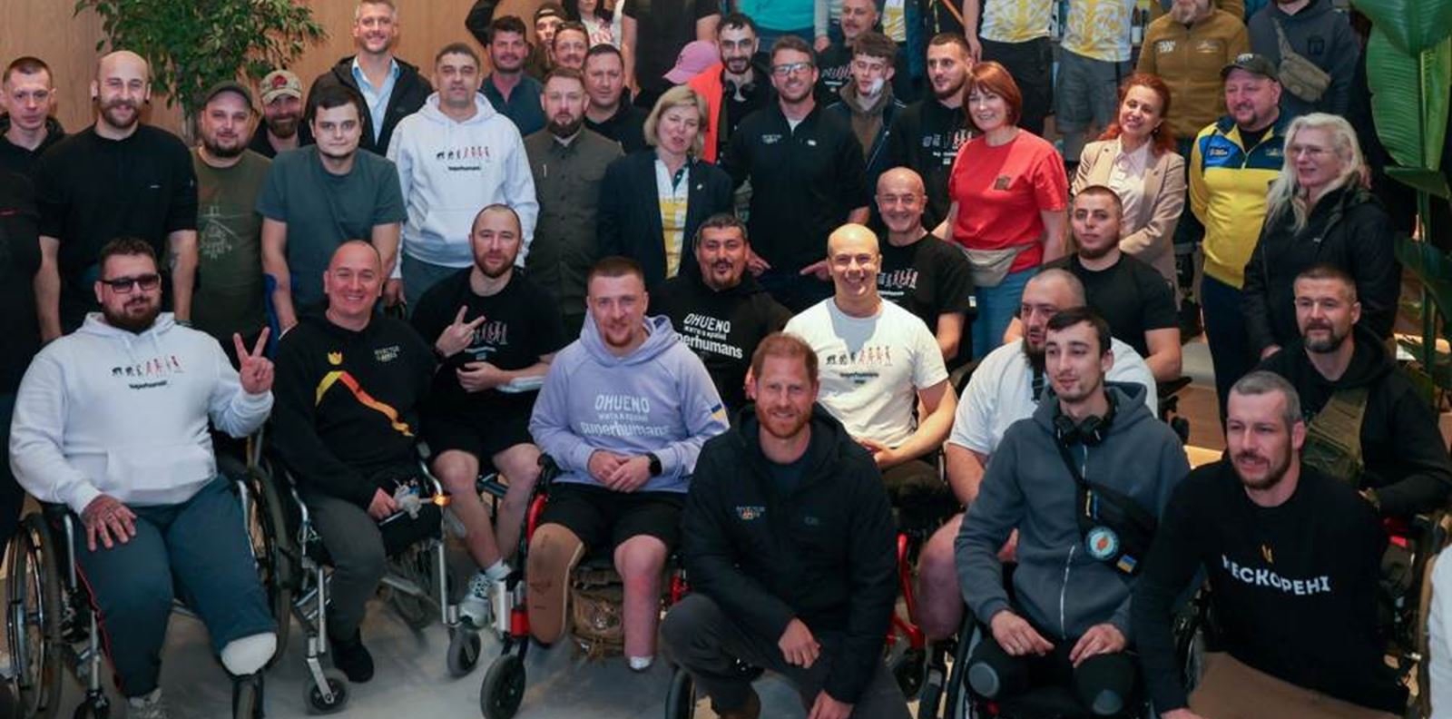 Принц Хари с изненадваща поява в Украйна