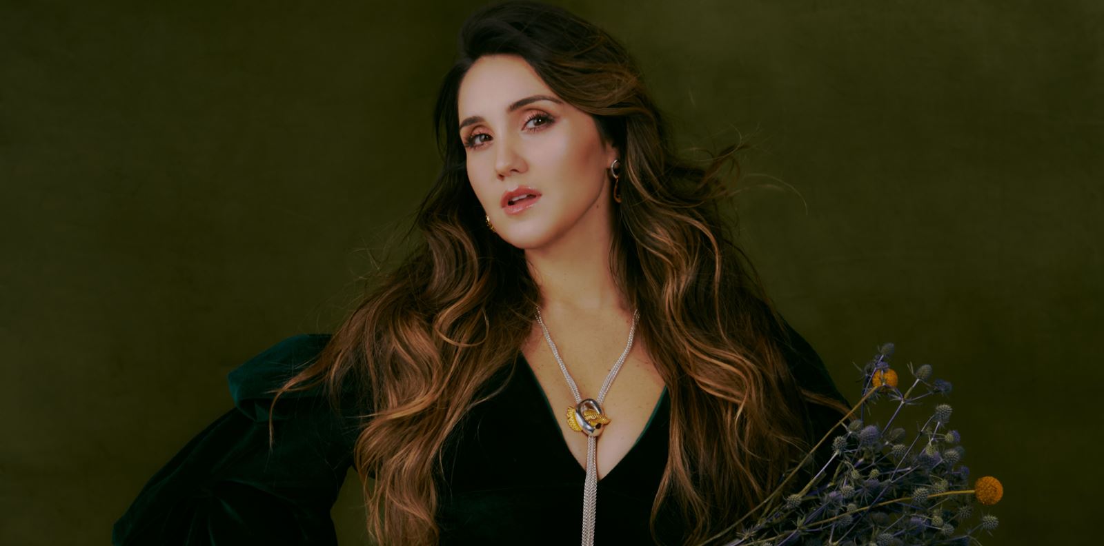 Моля, всички погледи към Дулсе Мария