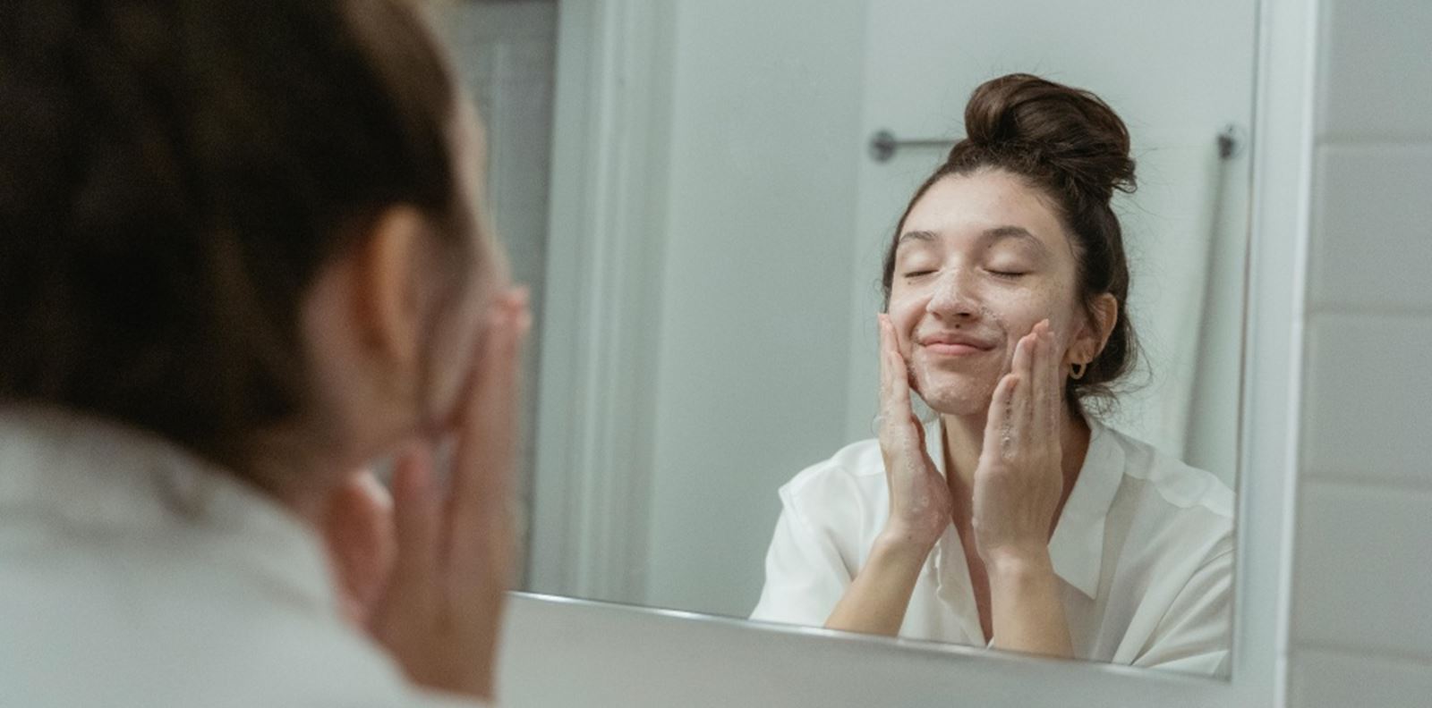 Къде бъркаме в грижата за кожата?