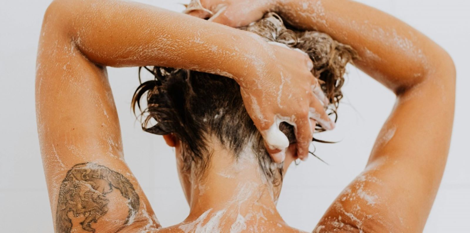 Защо трябва да ексфолирате кожата на главата