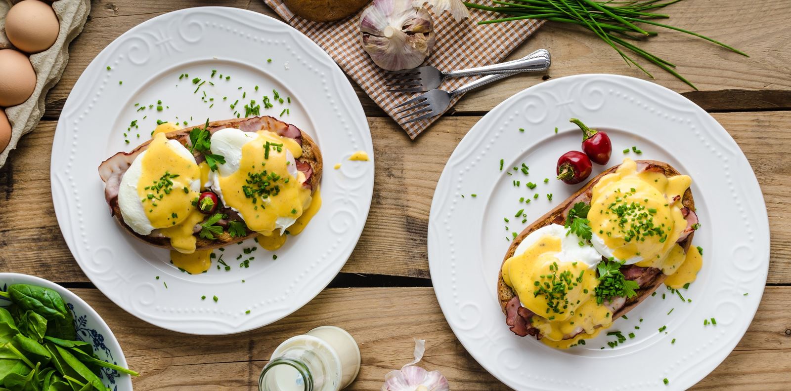 Уикенд брънч: Яйца бенедикт със сос Холандез