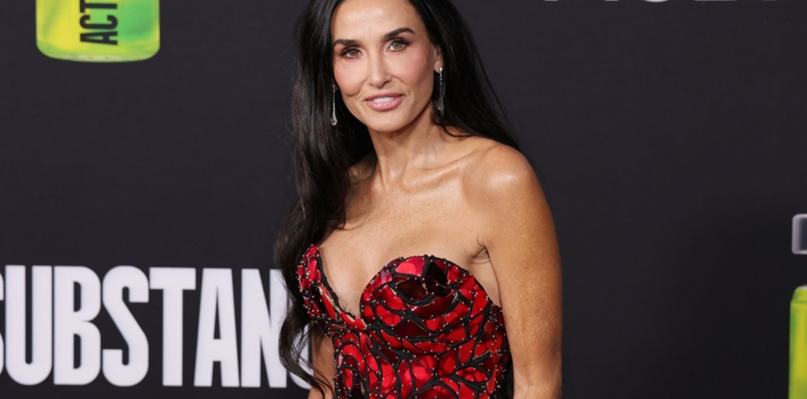 Деми Мур - огън момичето на Oscar de la Renta