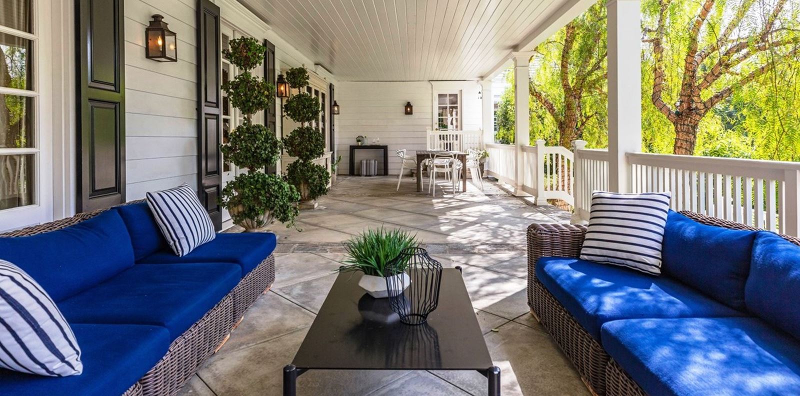 Искате да видите имението на Мила и Аштън