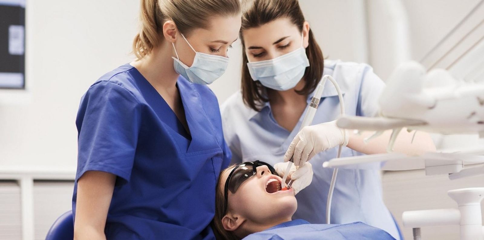 Безплатни стоматологични прегледи за деца през октомври