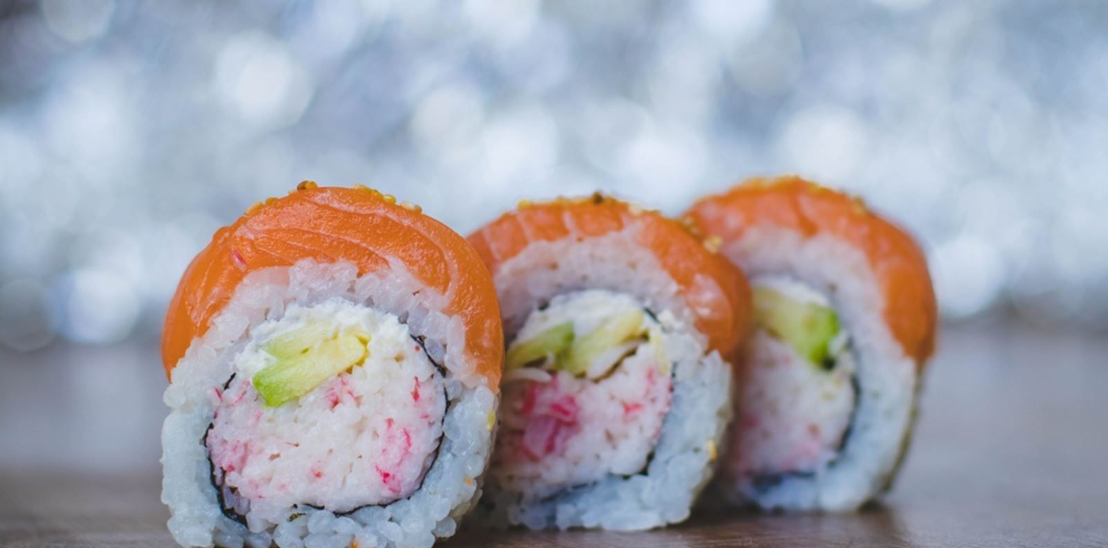 Трендове в суши ресторантите: От класическите ролца до иновативните фюжън комбинации