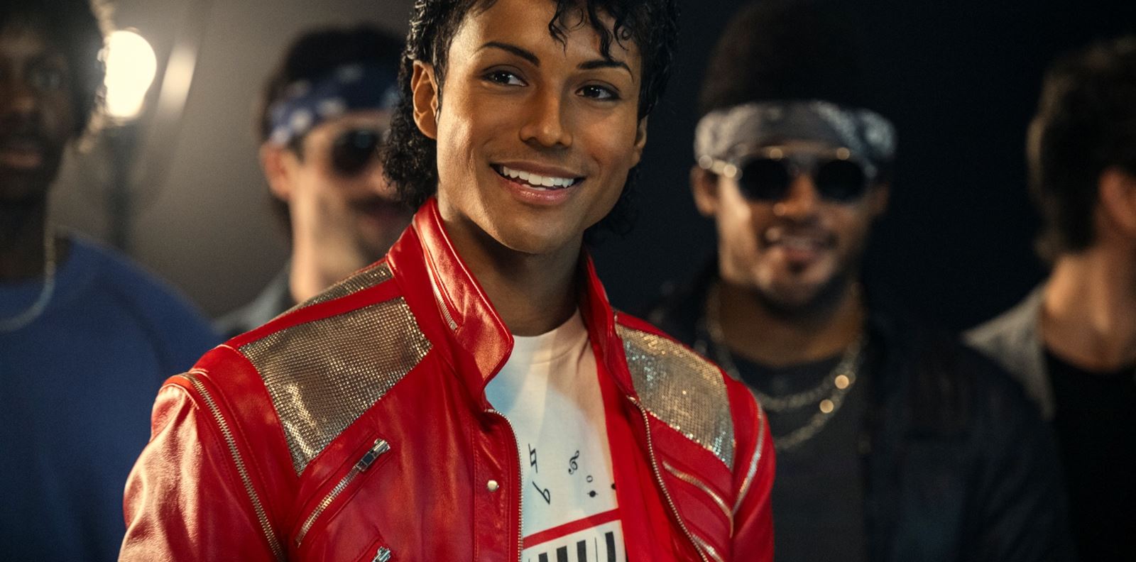 Краля на попа оживява на големия екран