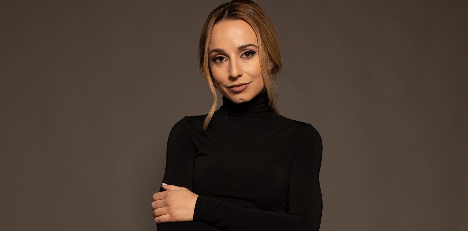 Антоанет Пепе спука розовия балон