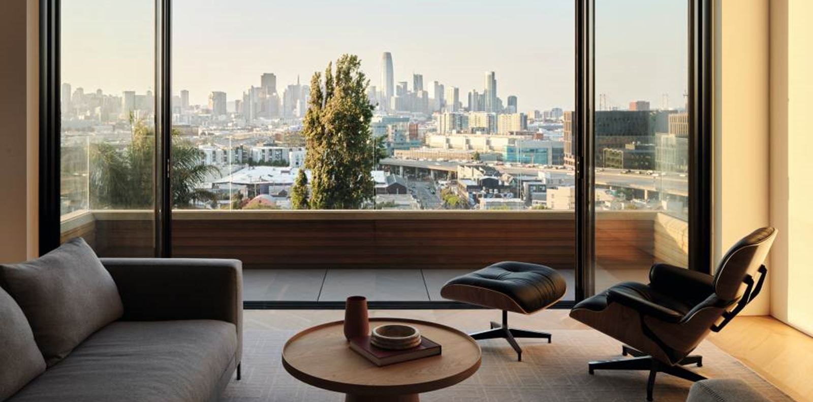 Къщата на светлината &amp; сянката