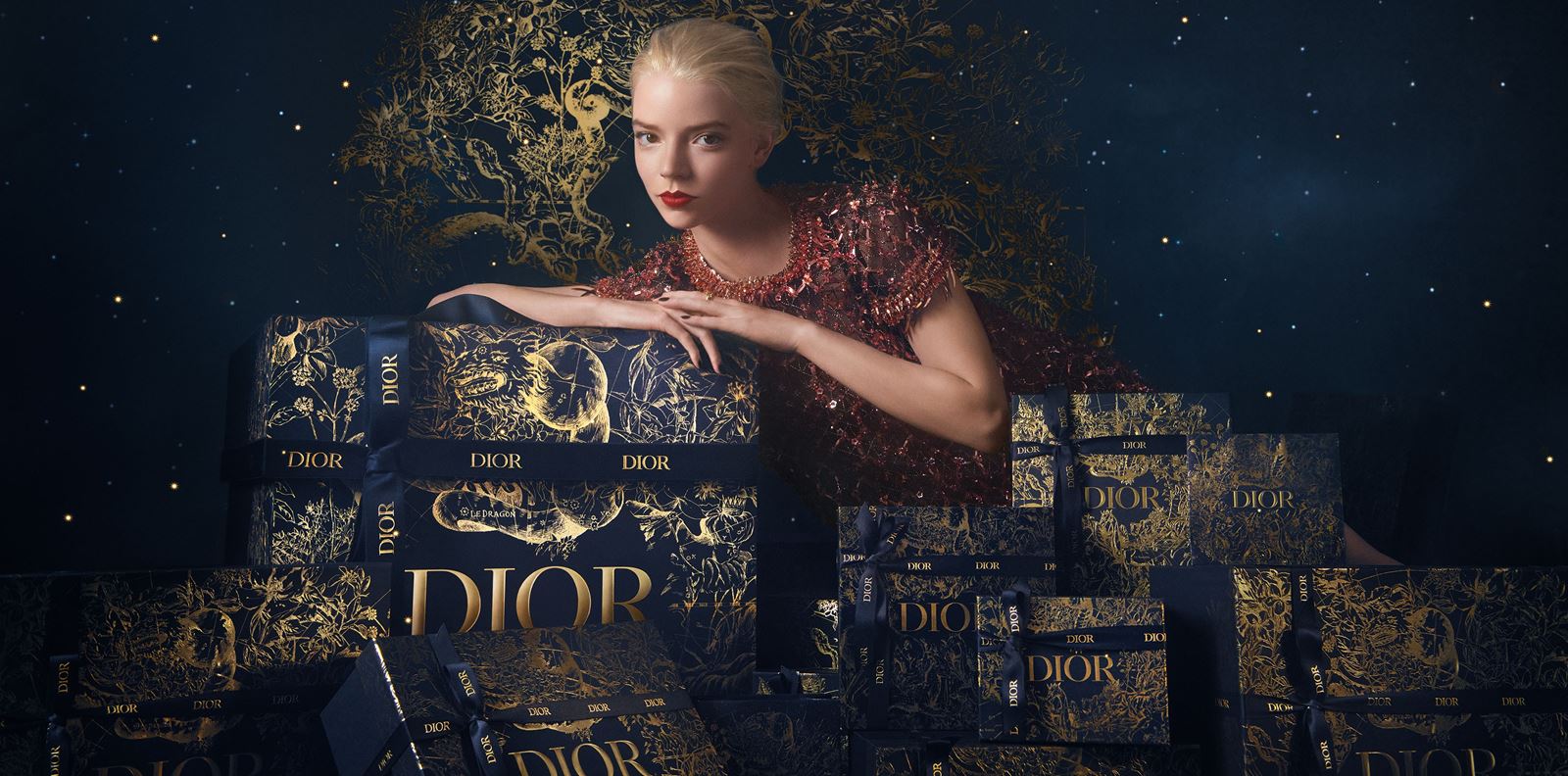 Аня Тейлър-Джой ни приветства в звездната нощ на Dior