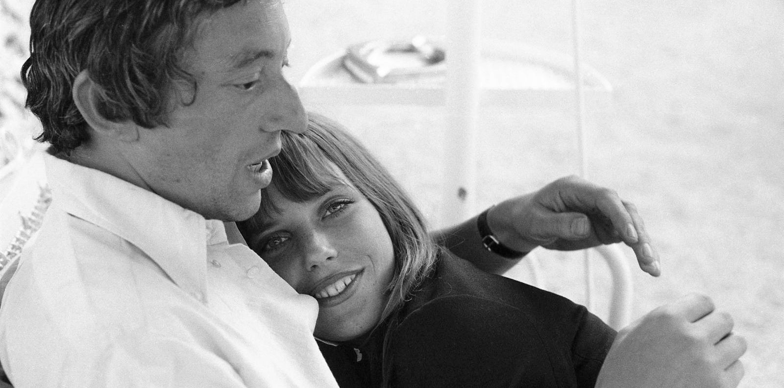 Спомен за Джейн Бъркин със снимки от един семеен албум