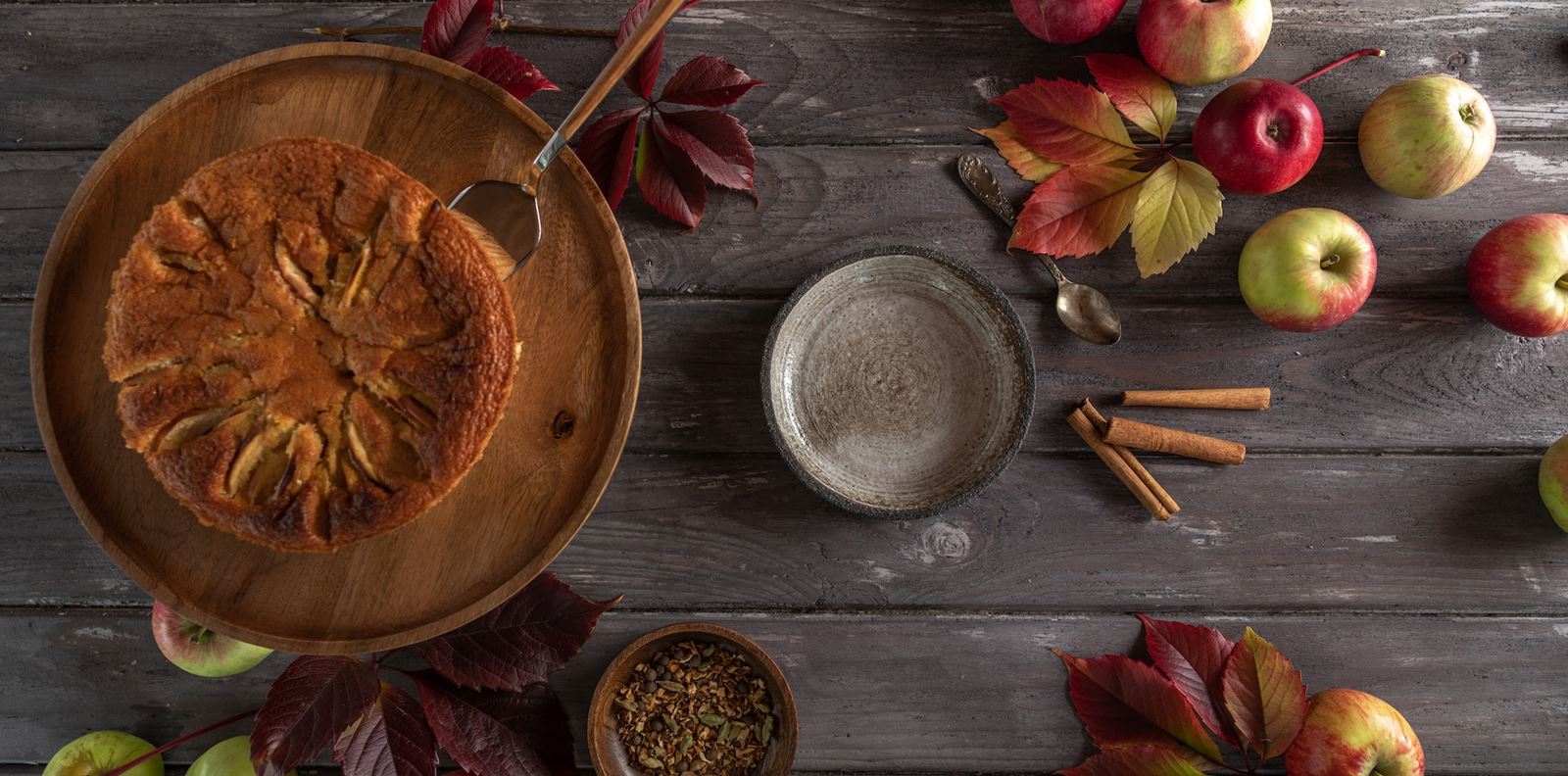 Най-сочният сладкиш с ябълки, който сте опитвали