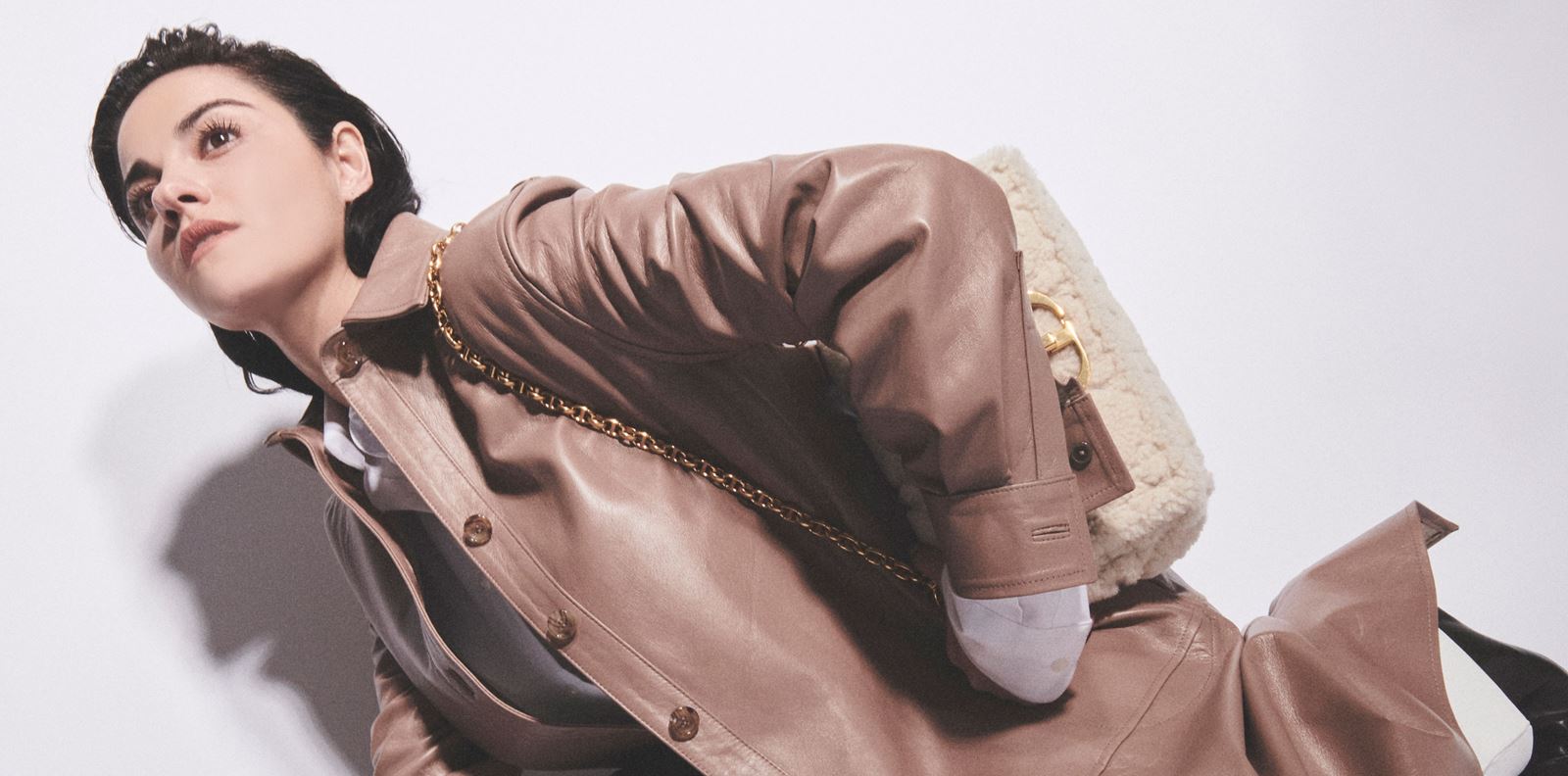 Маите Перони е светлината в мрака, но вие го знаете