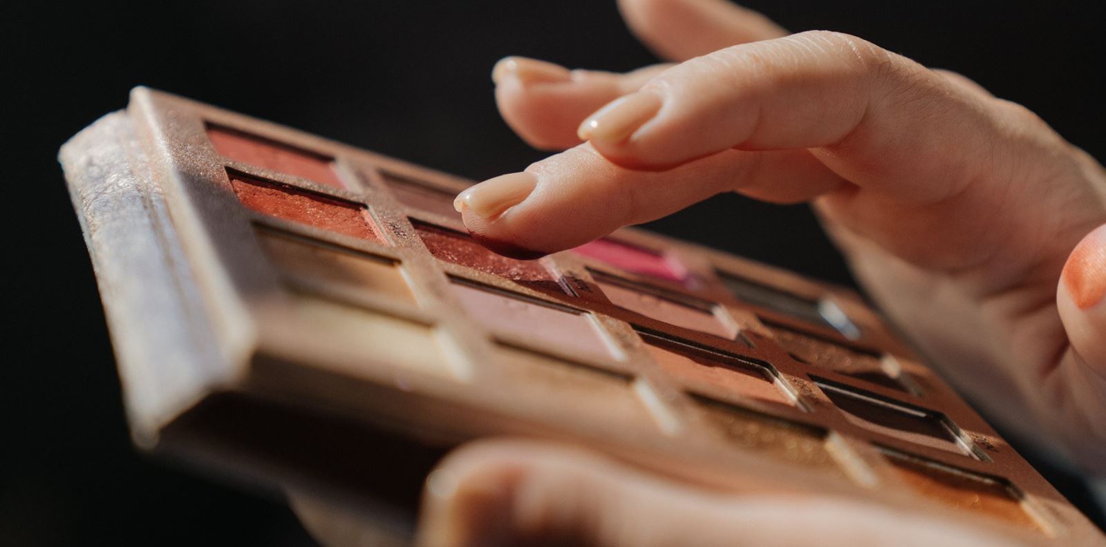 5 грим профила в Instagram, които си заслужава да следваме