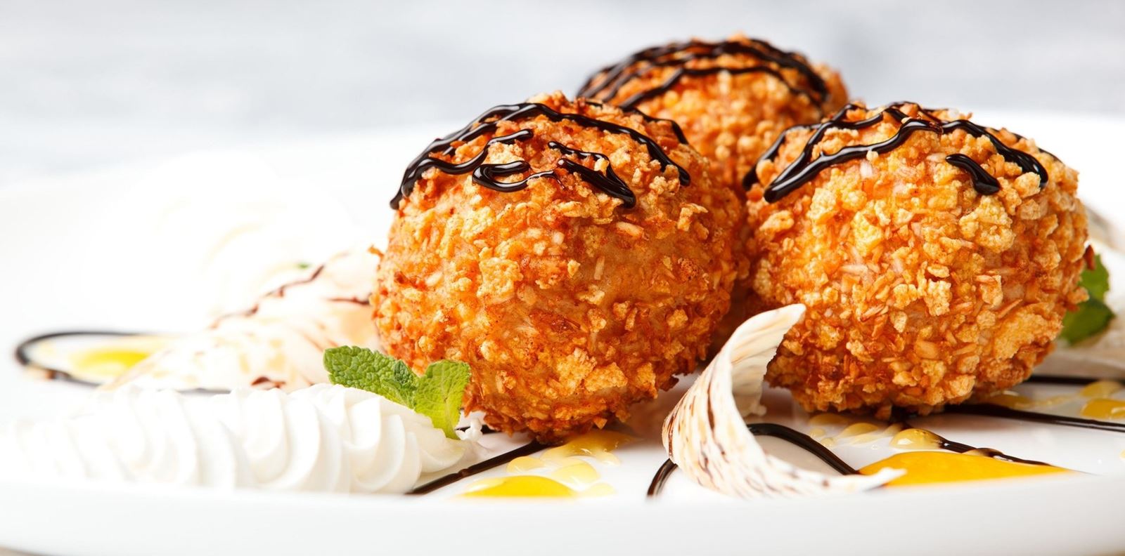 Най-вкусният (почти) паниран сладолед