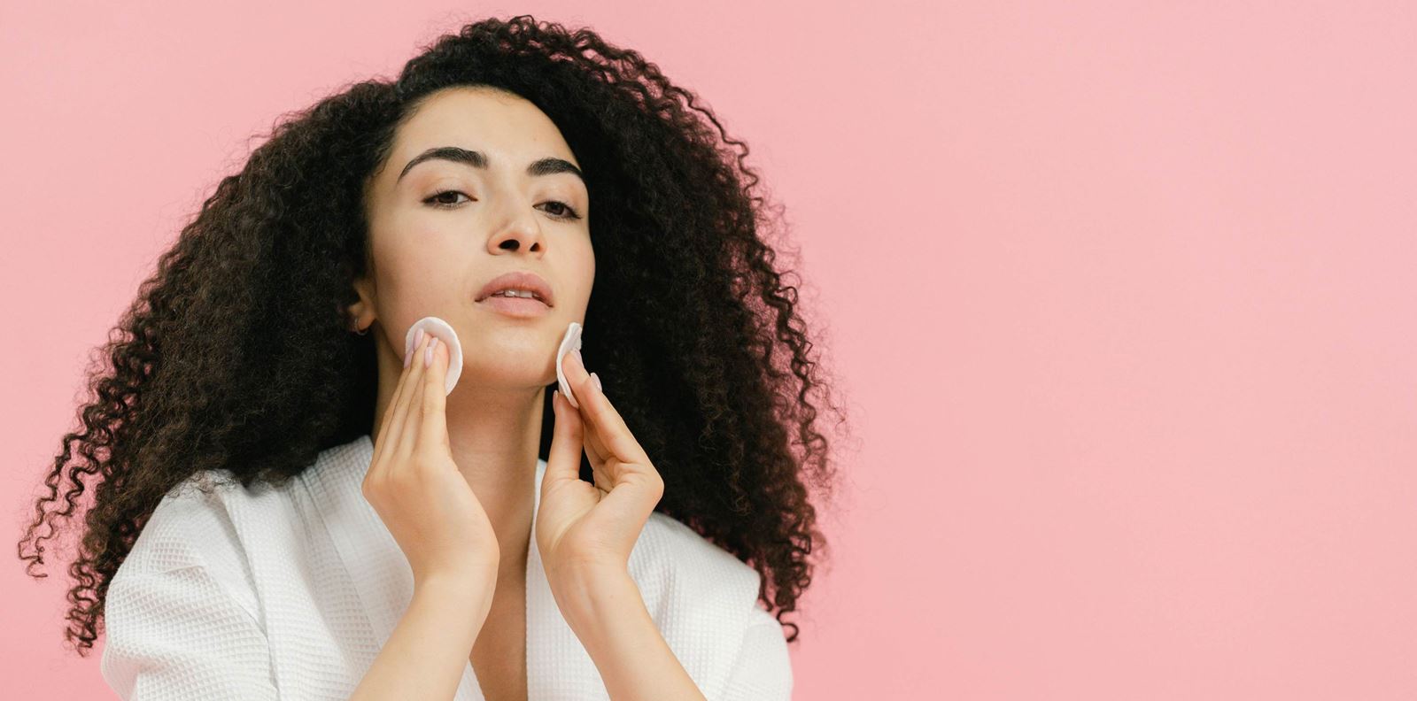 Балсам, олио или мицеларна вода – кой е най-добрият избор за твоята кожа?