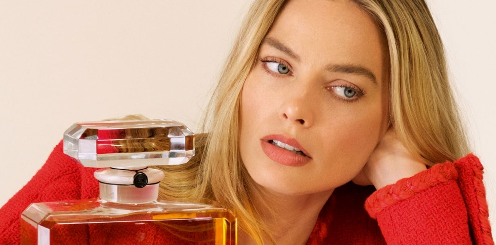 Марго Роби е новото лице на легендарния Chanel N°5