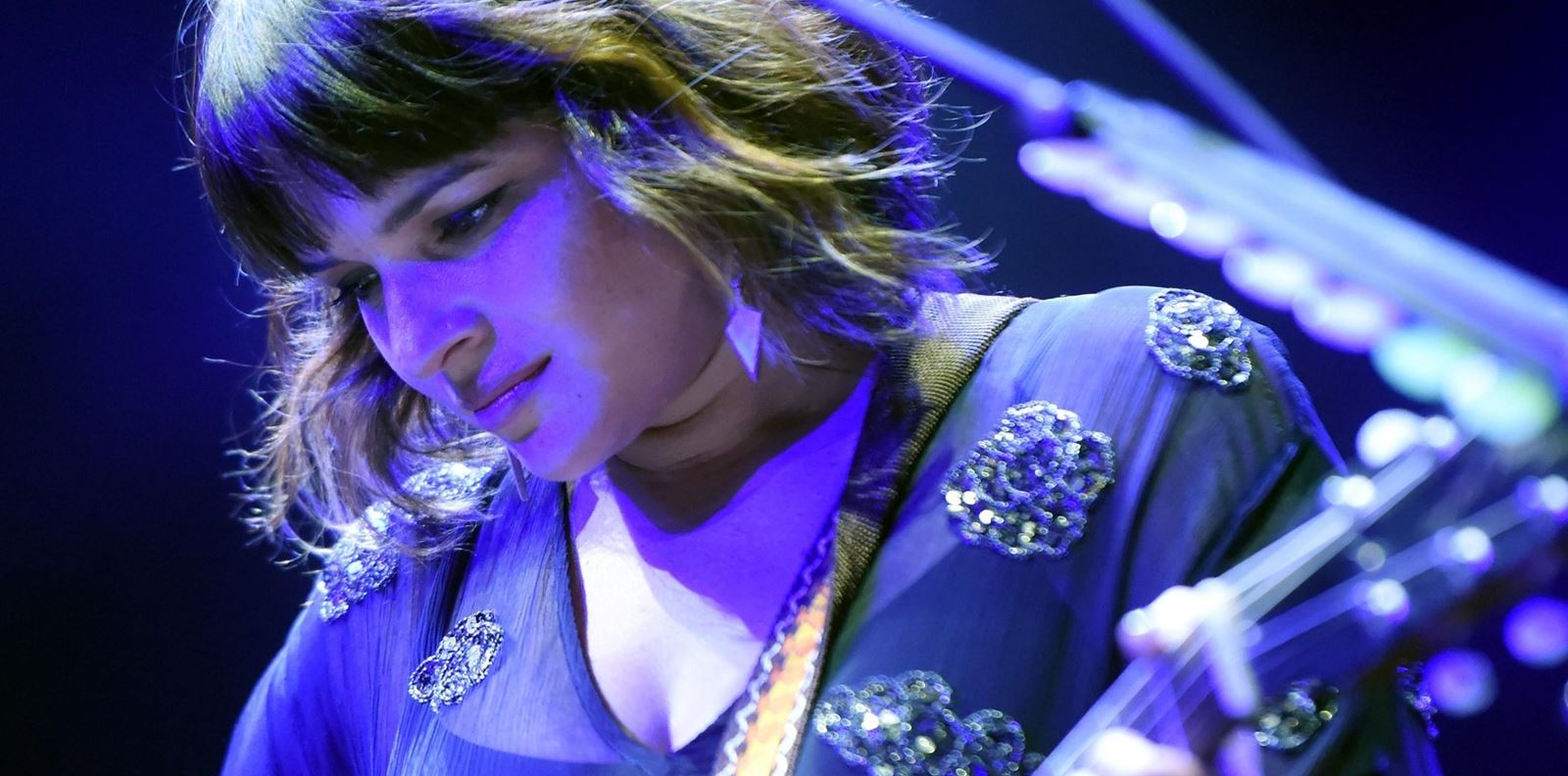 Коледата е възможна с празничния албум на Нора Джоунс