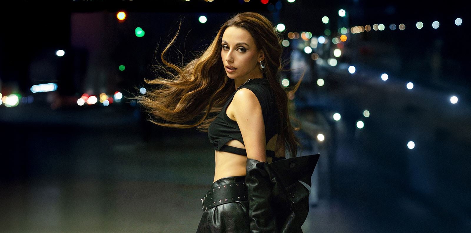 Михаела Маринова превръща любовта в музика, а мечтите – в реалност