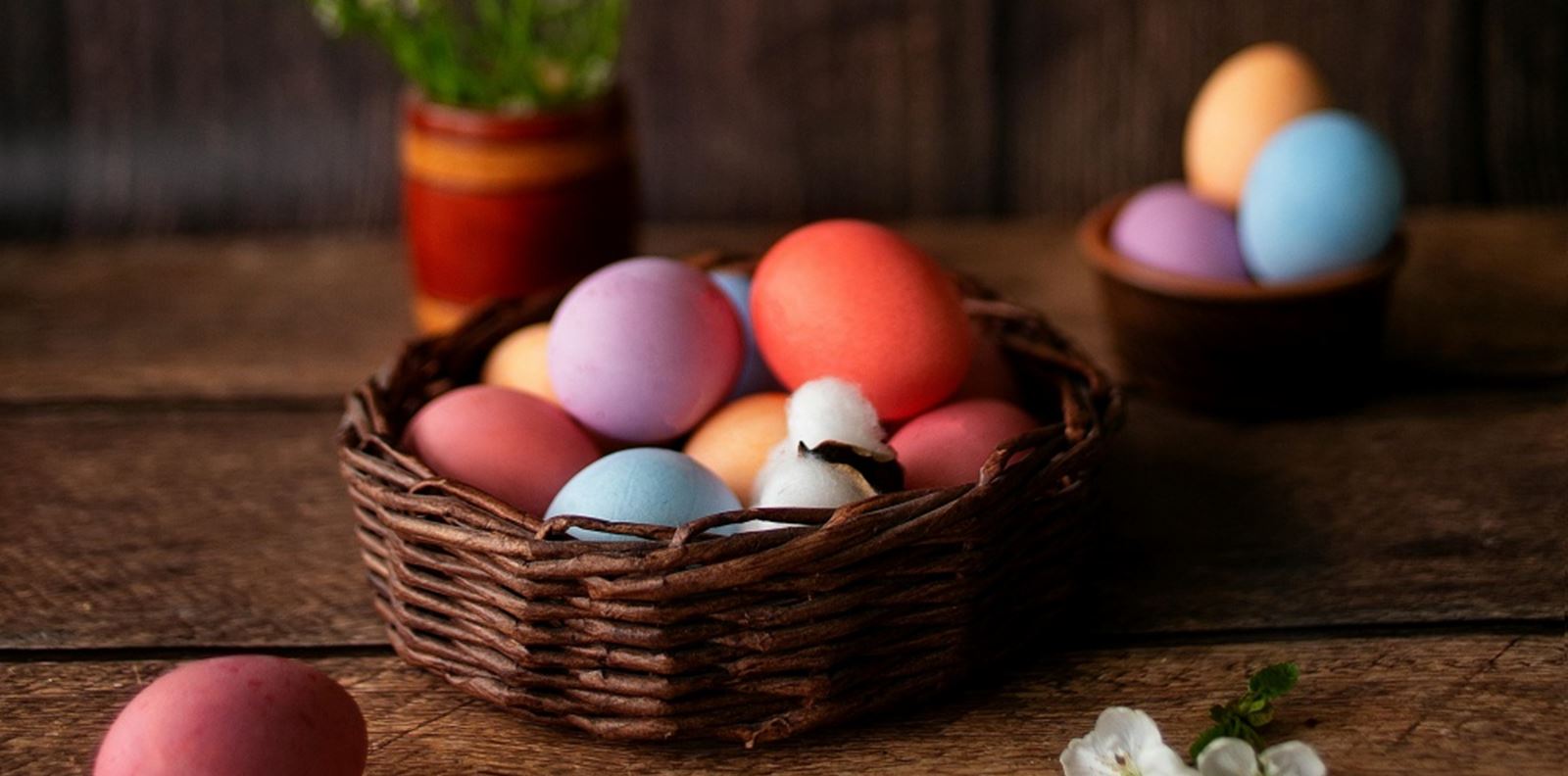 Заложете на различните методи за боядисване на яйцата