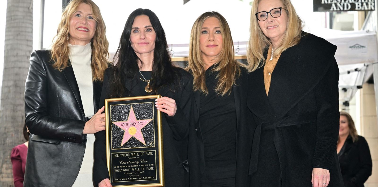 Кортни Кокс, Дженифър Анистън и Лиса Кудроу са като семейство