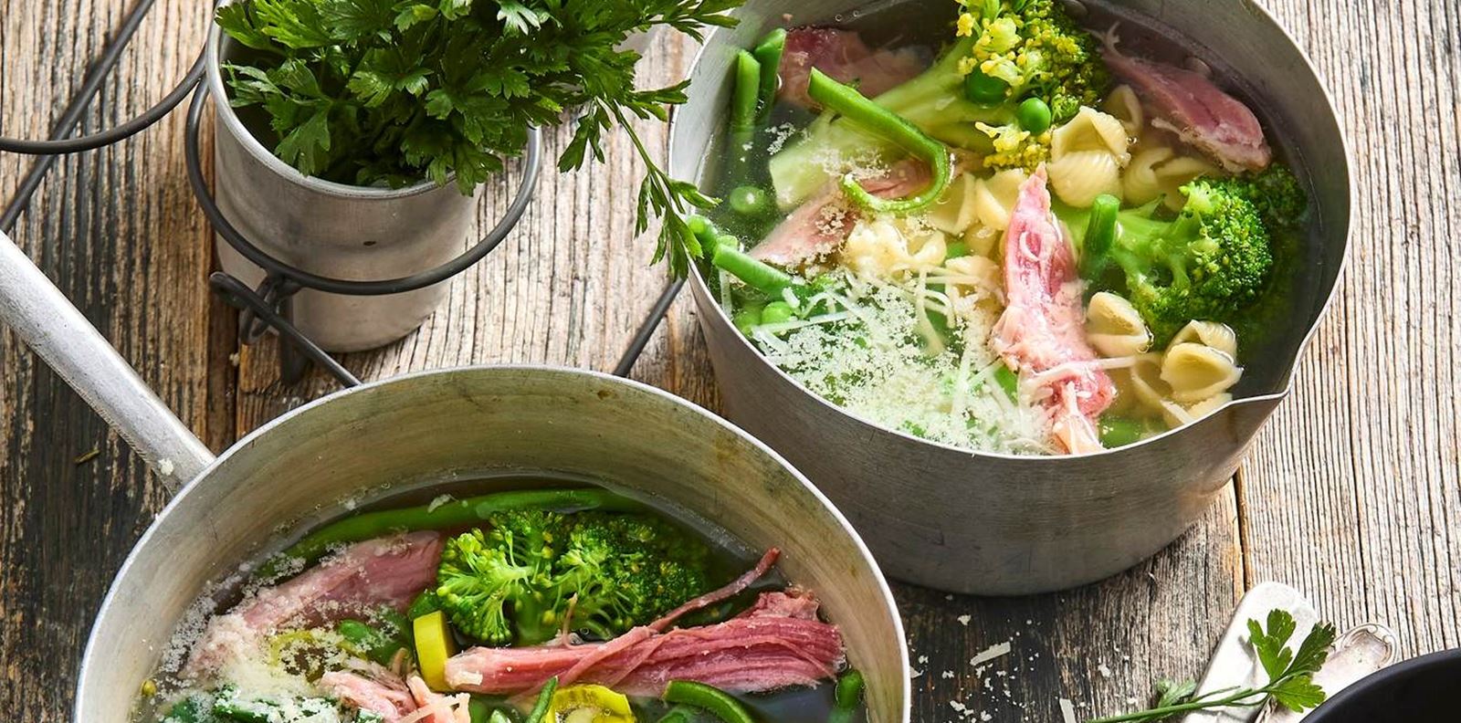 Пролетно минестроне със зеленчуци