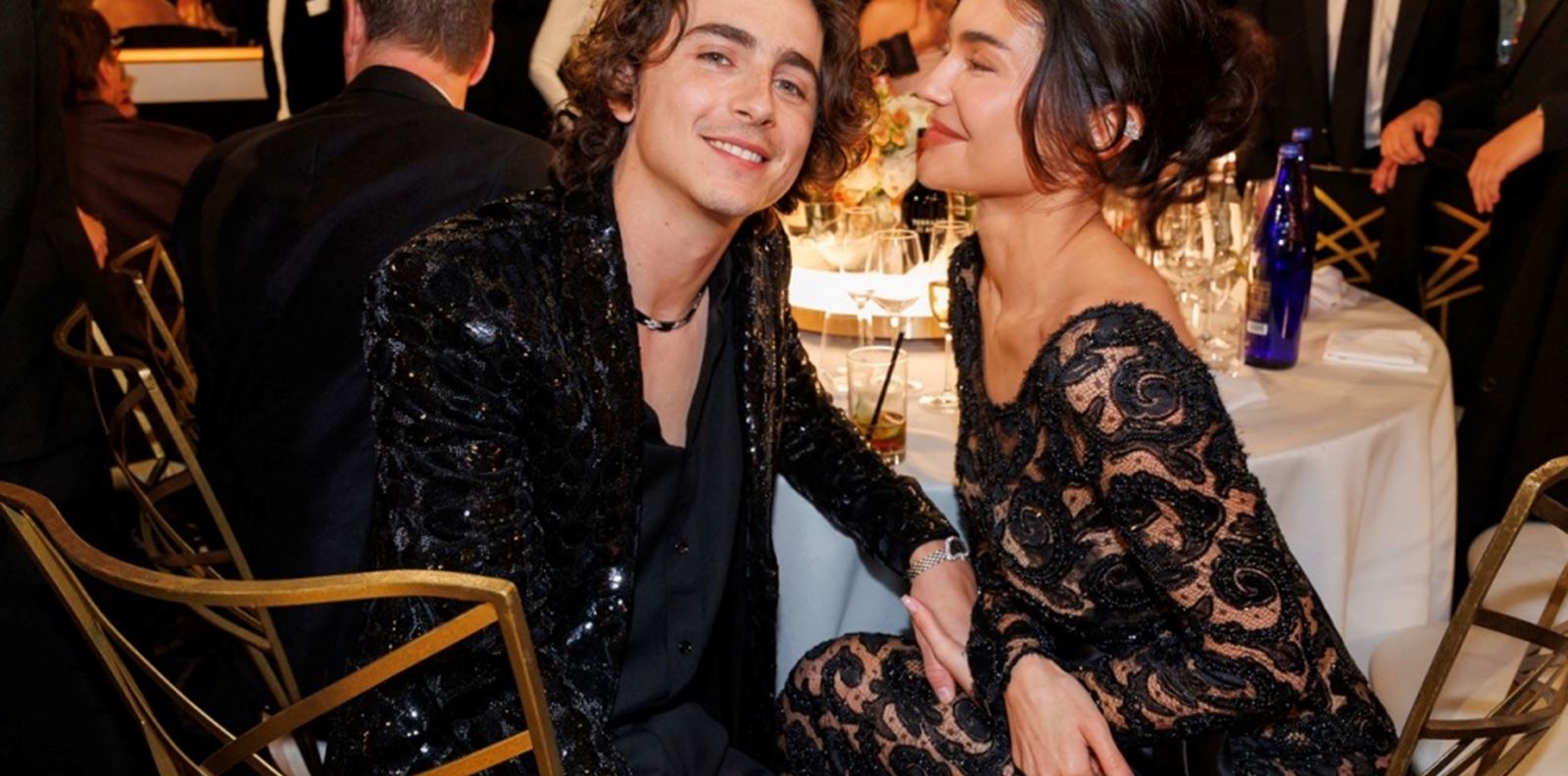 Запечатано с целувка: Кайли Дженър и Тимъти Шаламе вече не крият любовта си