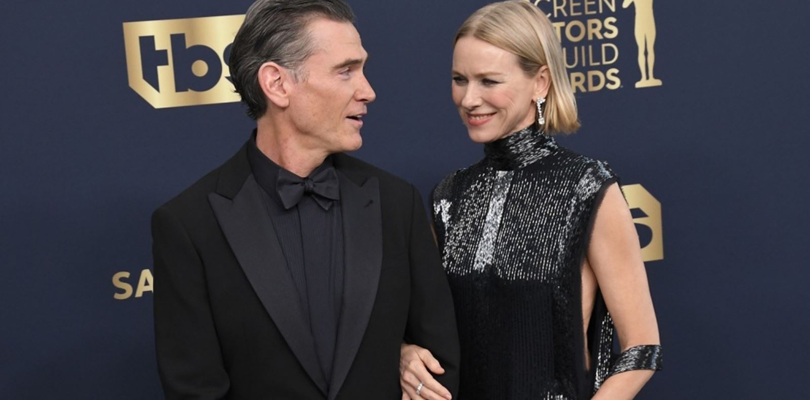 Наоми Уотс се омъжи в рокля на Oscar de la Renta