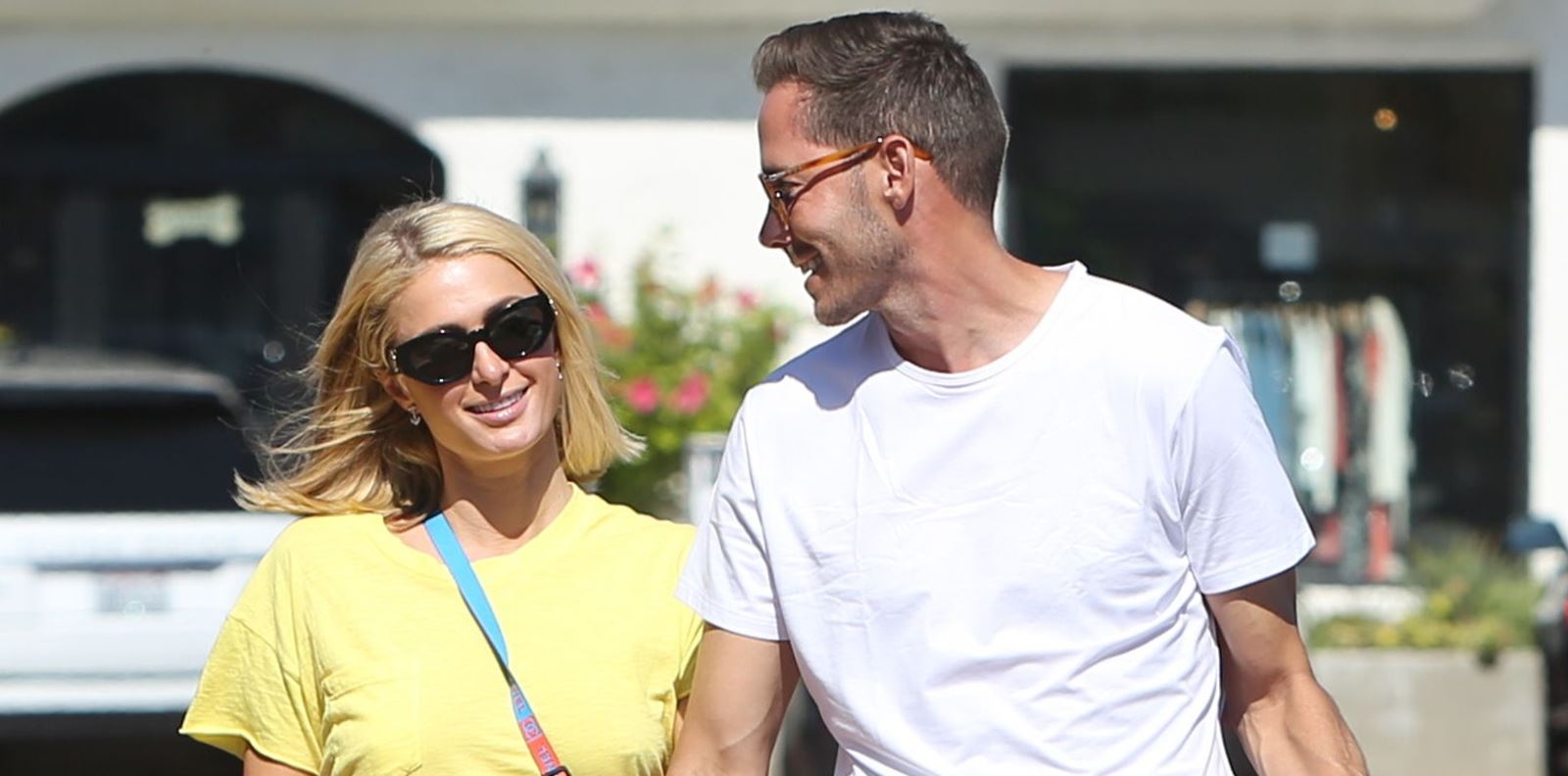 Парис Хилтън отрече да е бременна с тризнаци