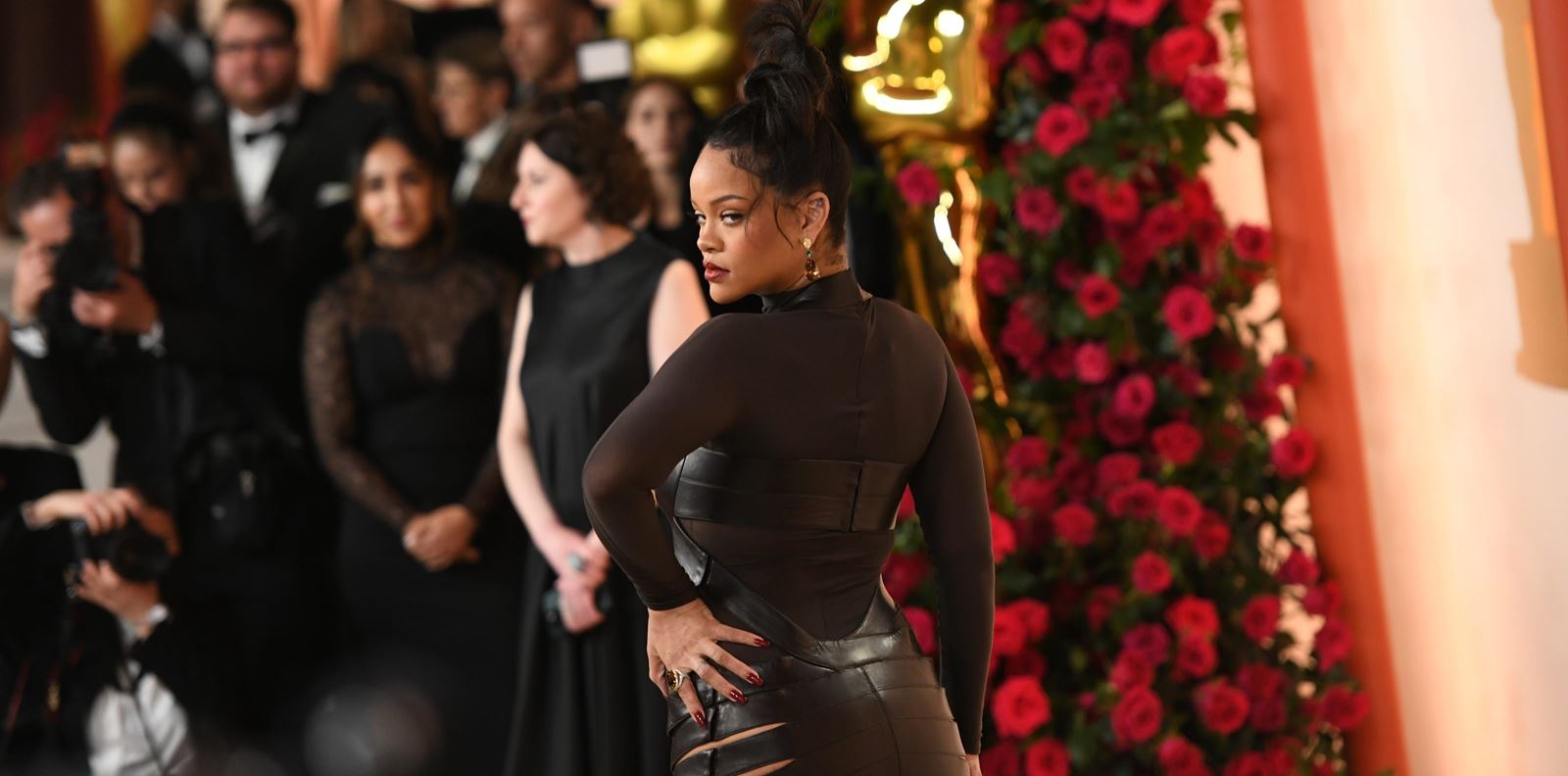 По червения килим на Оскарите, който всъщност не беше червен