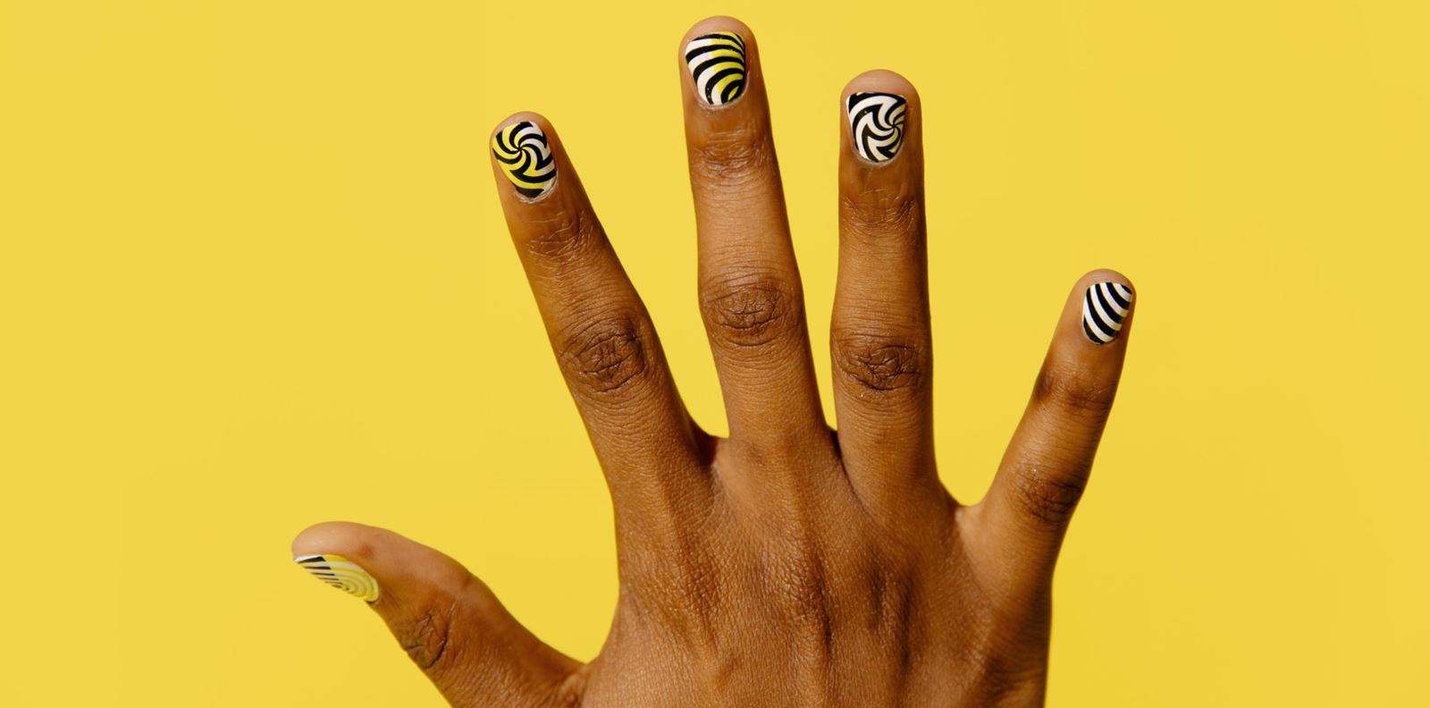 Горещи предложения за летен маникюр