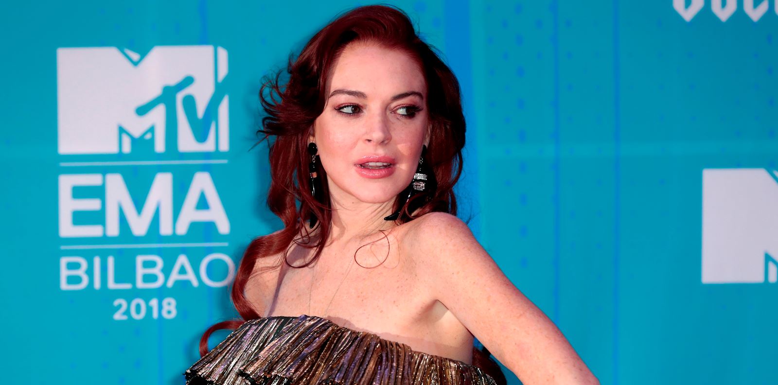 Линдзи Лоън е лудо влюбена в съпруга си