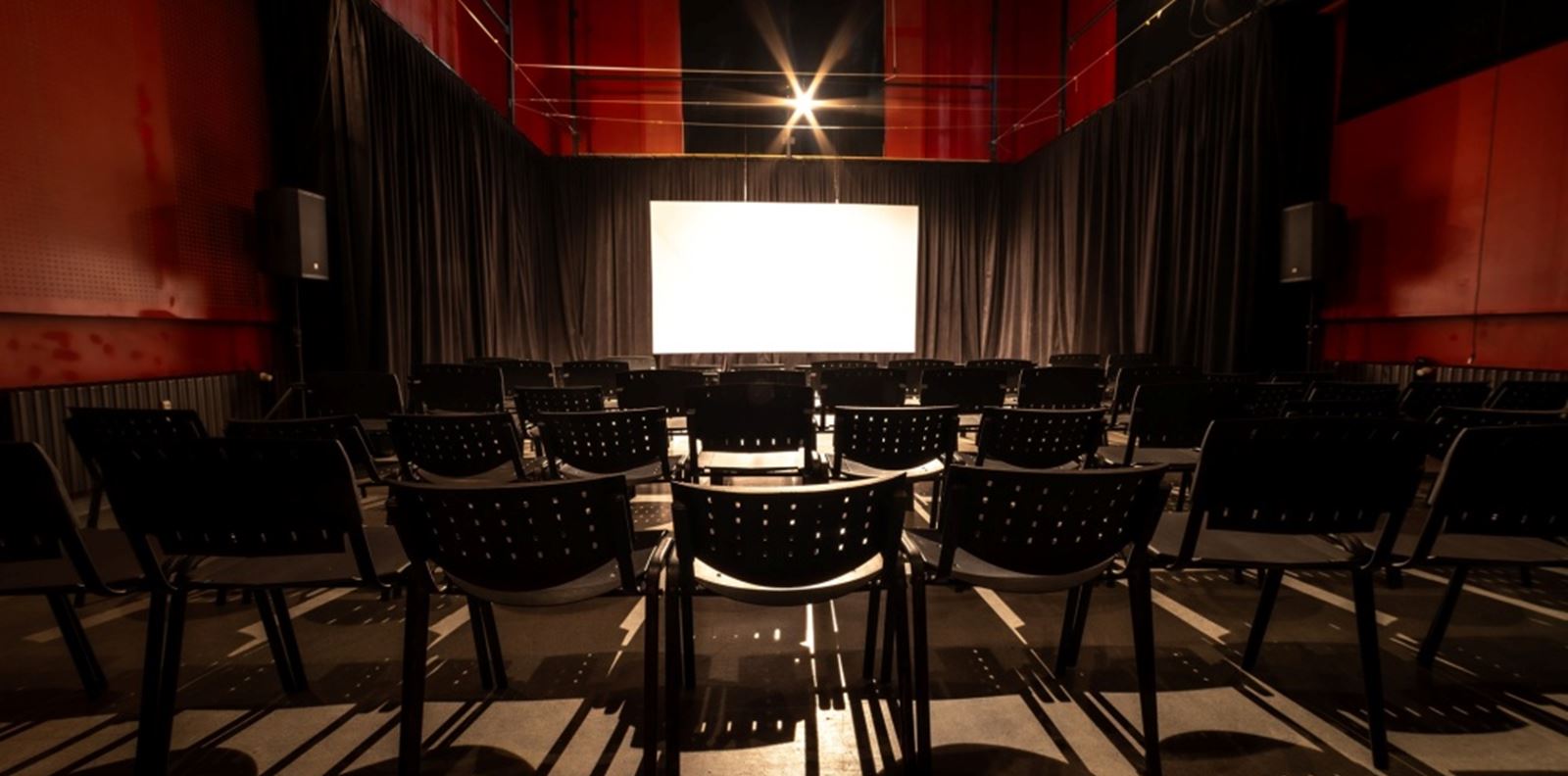 "Червената къща" отново отваря врати за култура в София