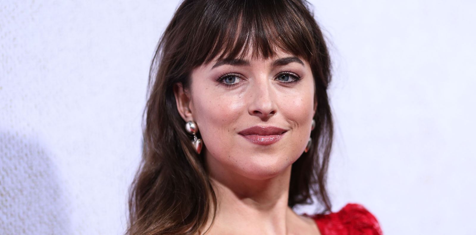 Всички в интернет говорят за ТОЗИ пръстен на Дакота Джонсън