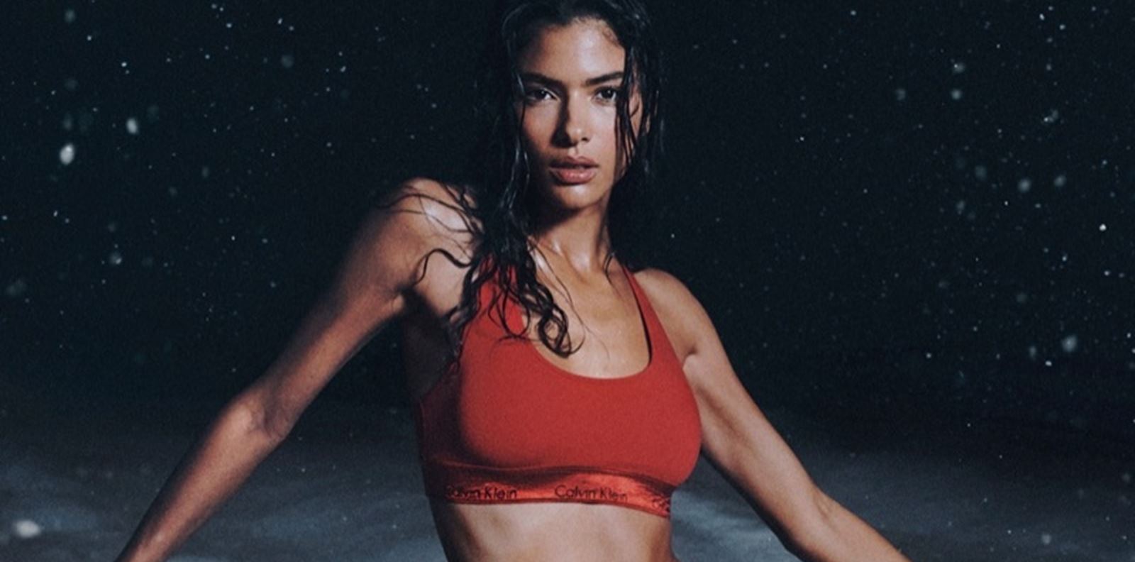 Calvin Klein Underwear вдига градусите за празниците