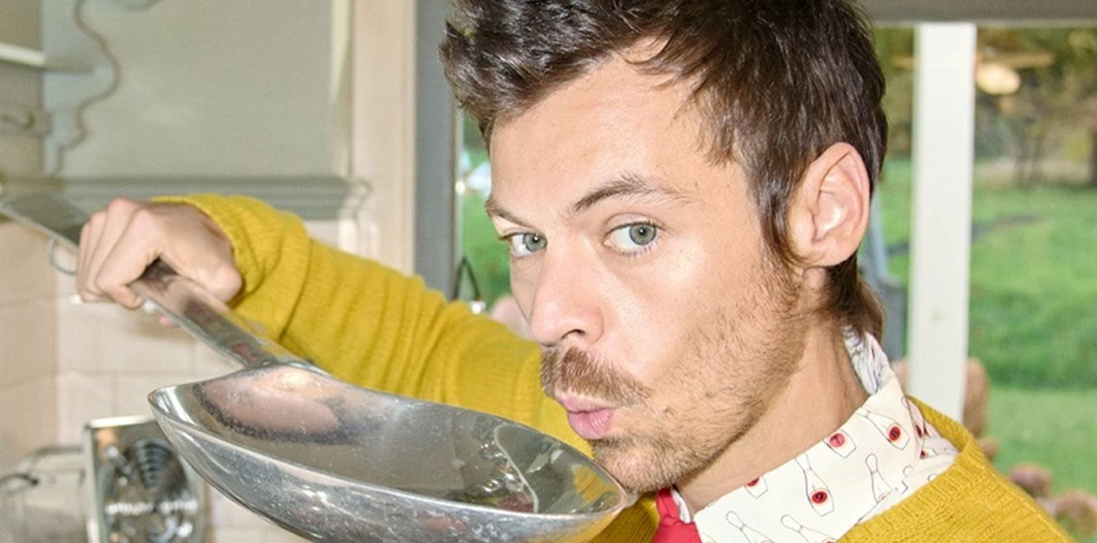 Хари Стайлс поставя начало на нова музикална ера с песента "Aperture"