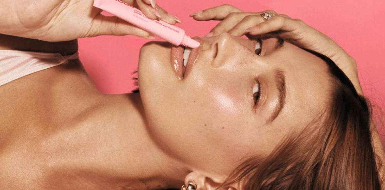 Съвременните продукти за устни: новата алтернатива на бижутата