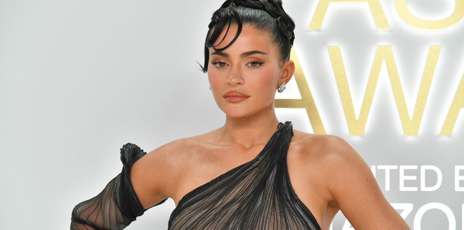 Кайли Дженър отново показа певческите си умения