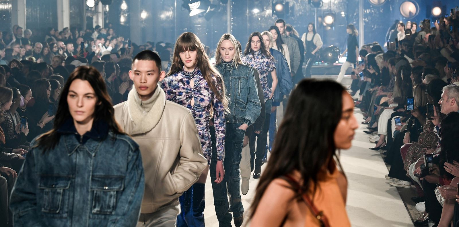 Жената на Isabel Marant е дискретна, но много, много силна
