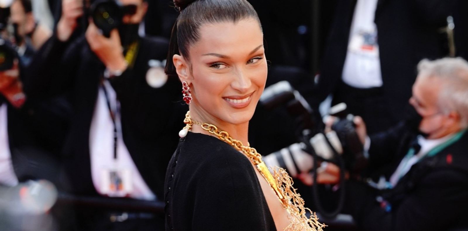 Бела Хадид отново намери любовта