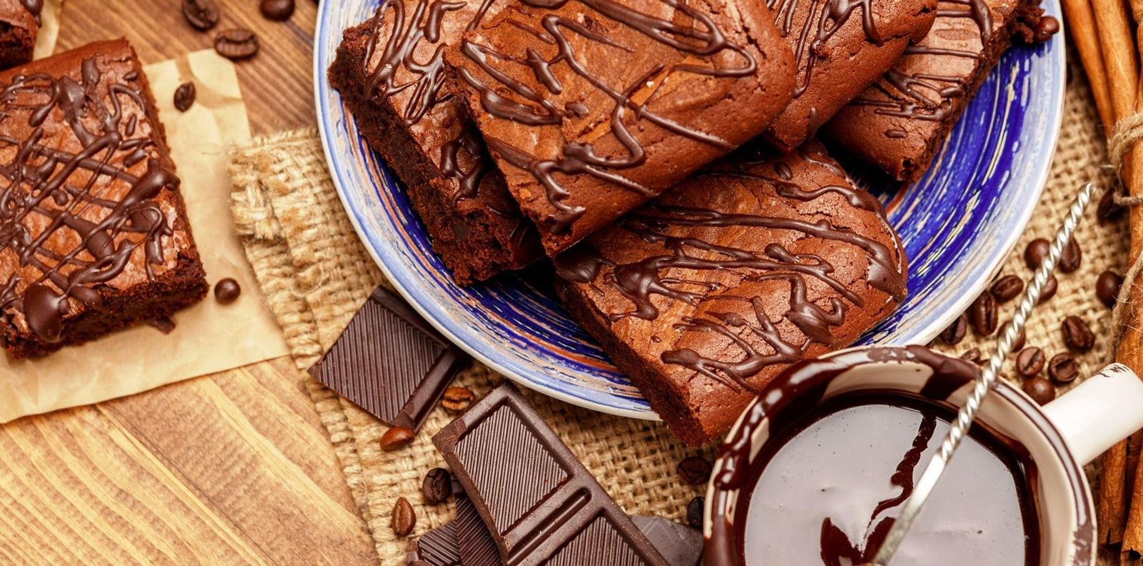 Вкусна шоколадова торта без яйца и масло