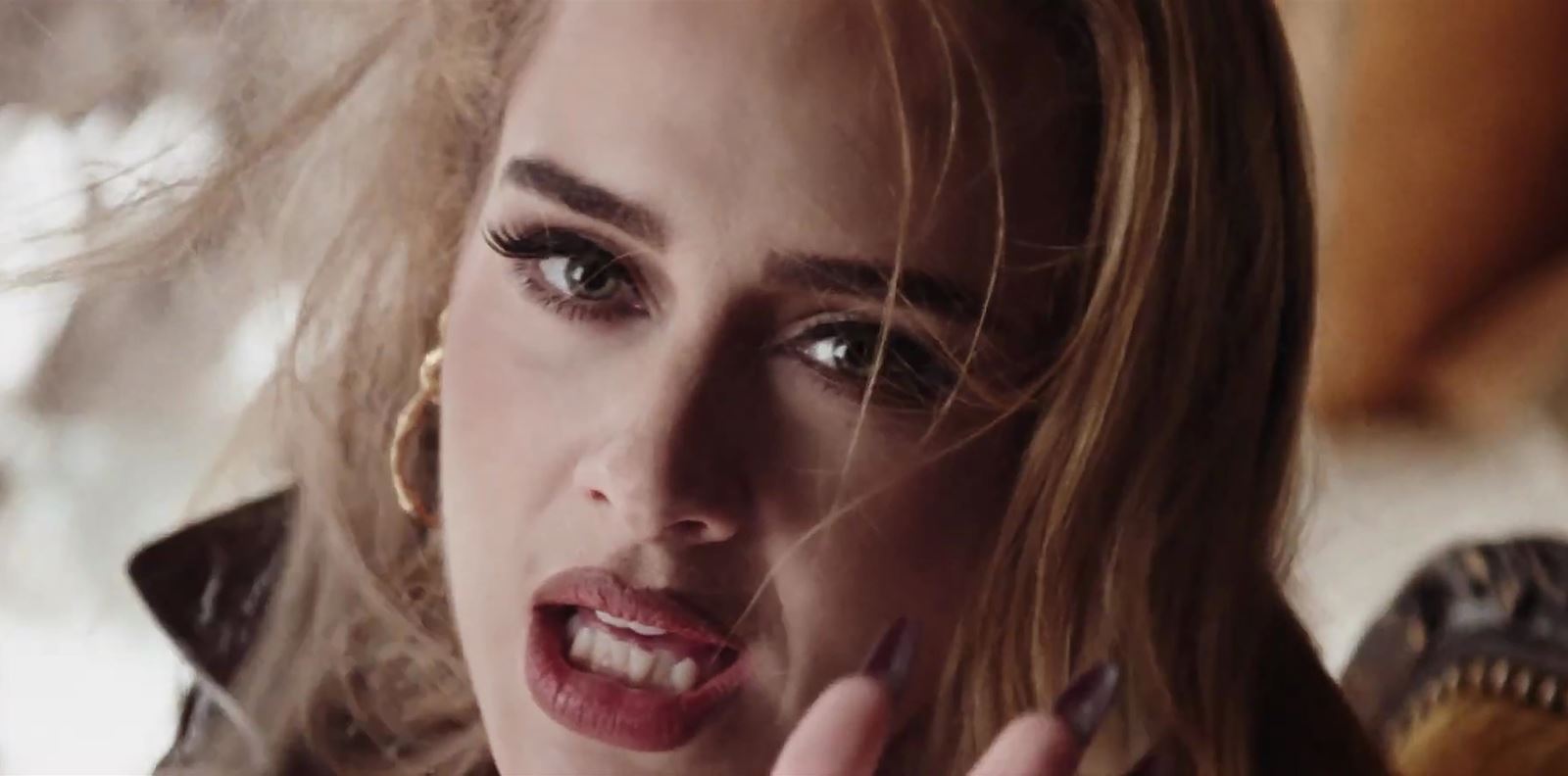 Адел се завърна, албумът идва през ноември