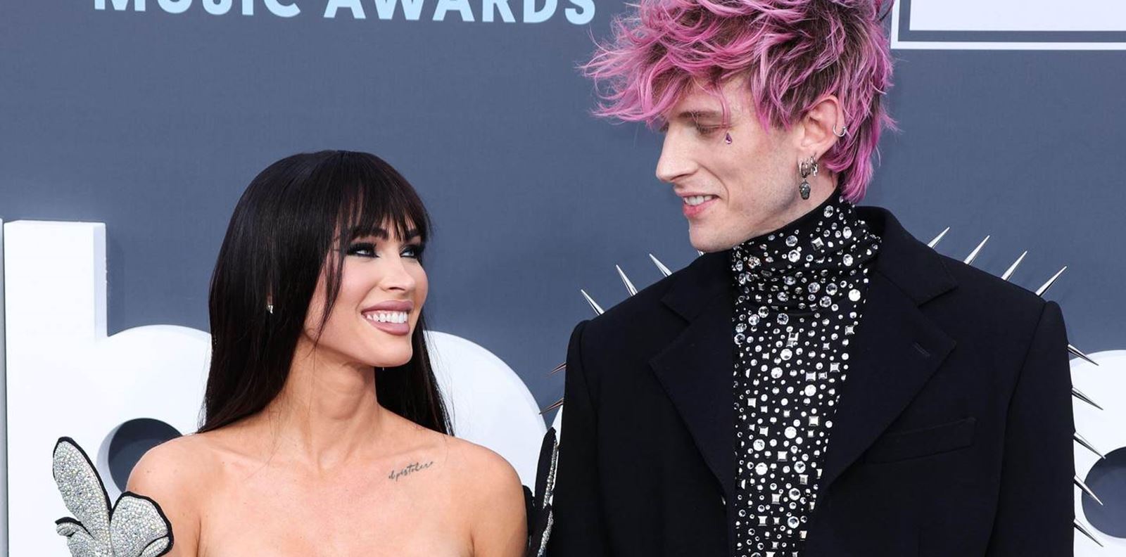 Меган Фокс и Machine Gun Kelly разкриха името на новородената си дъщеря