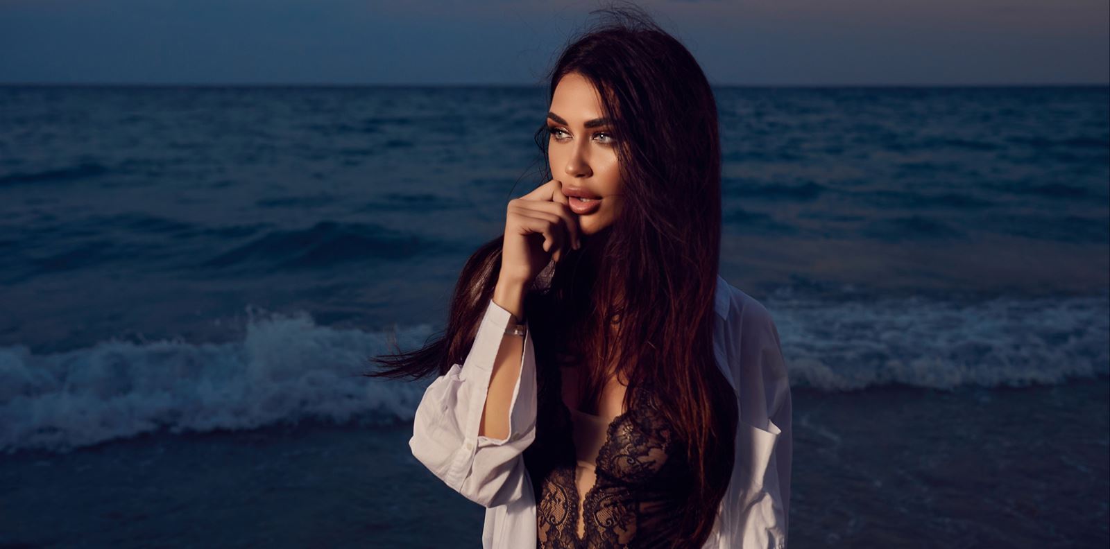 Just Look at Alina Ratii...