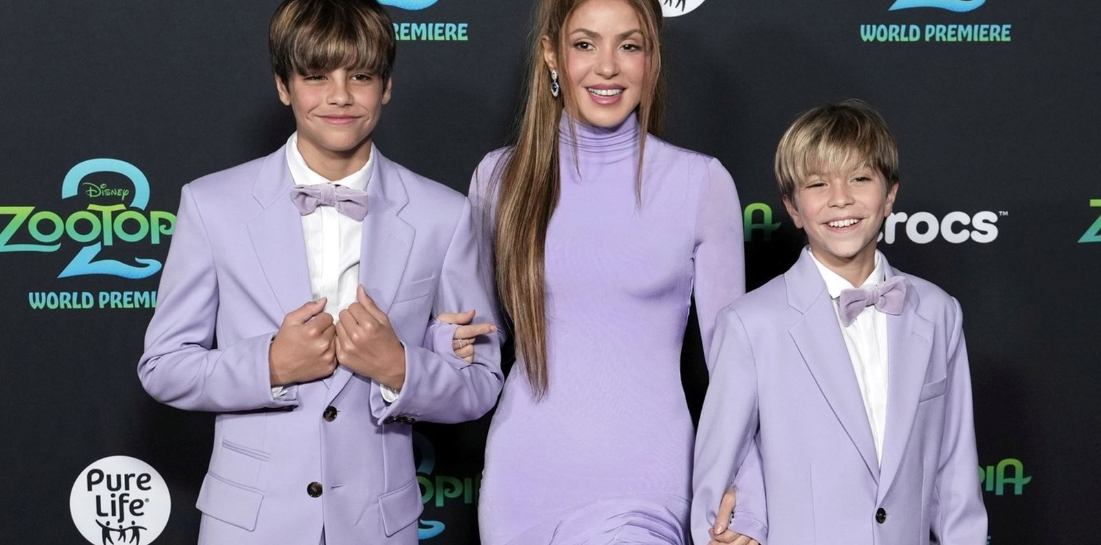 Шакира трогна феновете с емоционално изпълнение със синовете си