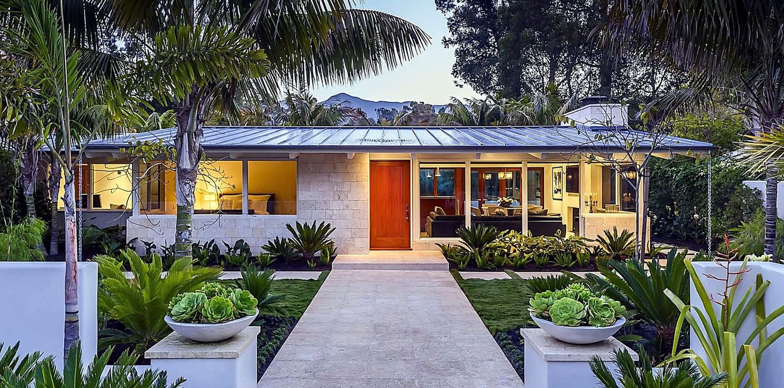 Нов ден, ново имение за Елън ДеДженеръс