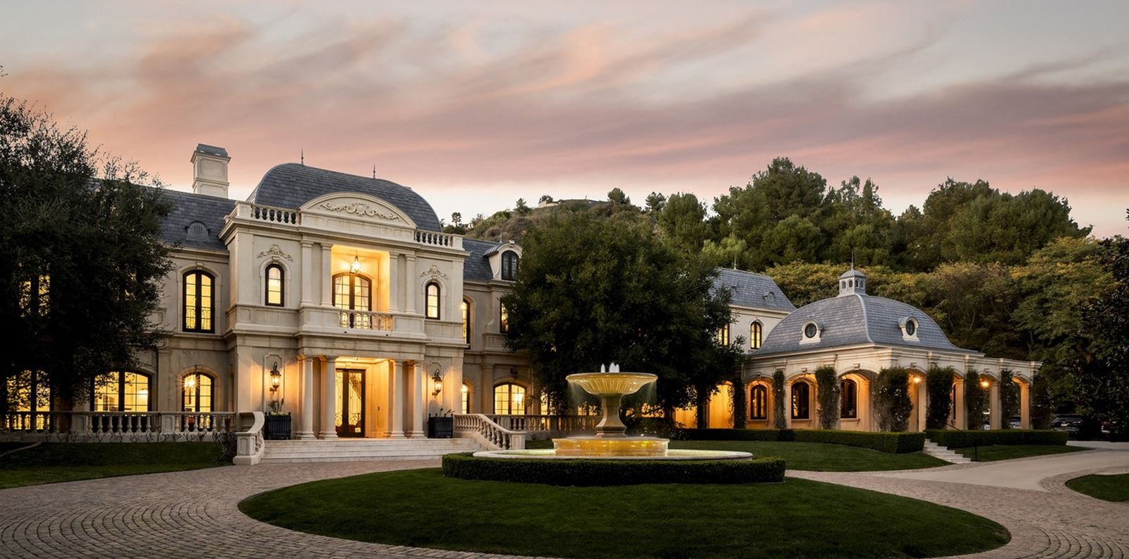 63 милиона причини да завидим на Парис Хилтън